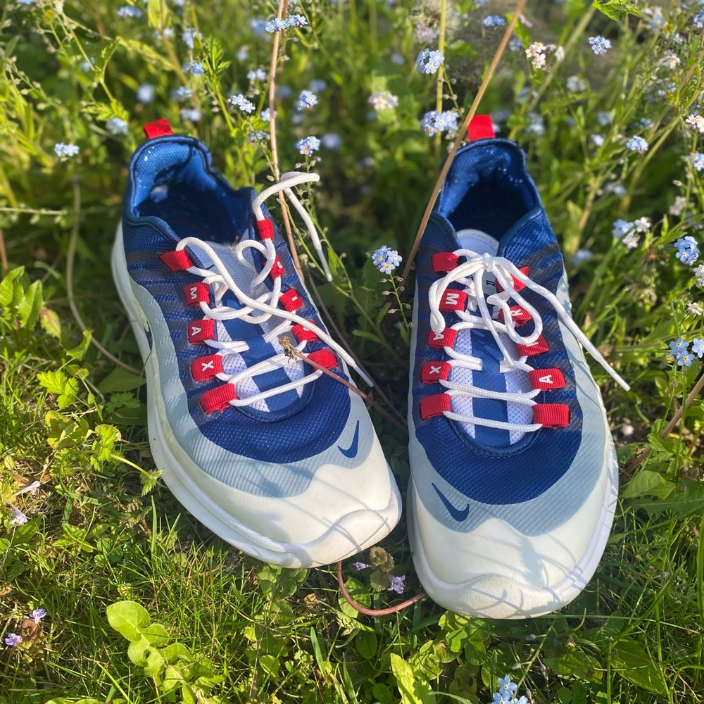 NIKE AIR MAX men’s size 9
